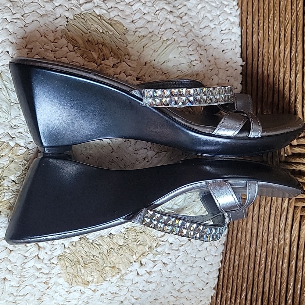 Italian Shoemakers Twiggy, silver, jeweled sandal, size 8 - Picture 6 of 14